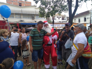 Chegada do Papai Noel em Formiga atrai grande público na Praça Ferreira  Pires