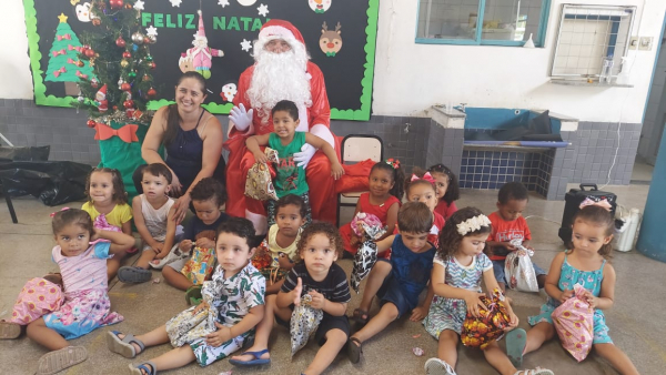 O espírito natalino invadiu a Escola Dalva Barbosa mais cedo este ano! Ho, ho, ho!