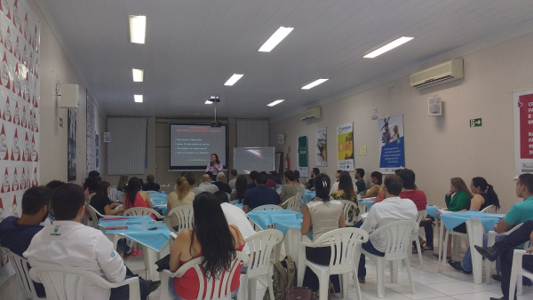 Ministrado pela instrutora/facilitadora Andrea Vermont o Curso de Neurovendas reuniu 51 participantes 