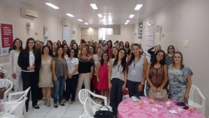 Em homenagem ao Dia da Mulher, a ACIF/CDL proporcionou um “Café com Incentivo” para associadas